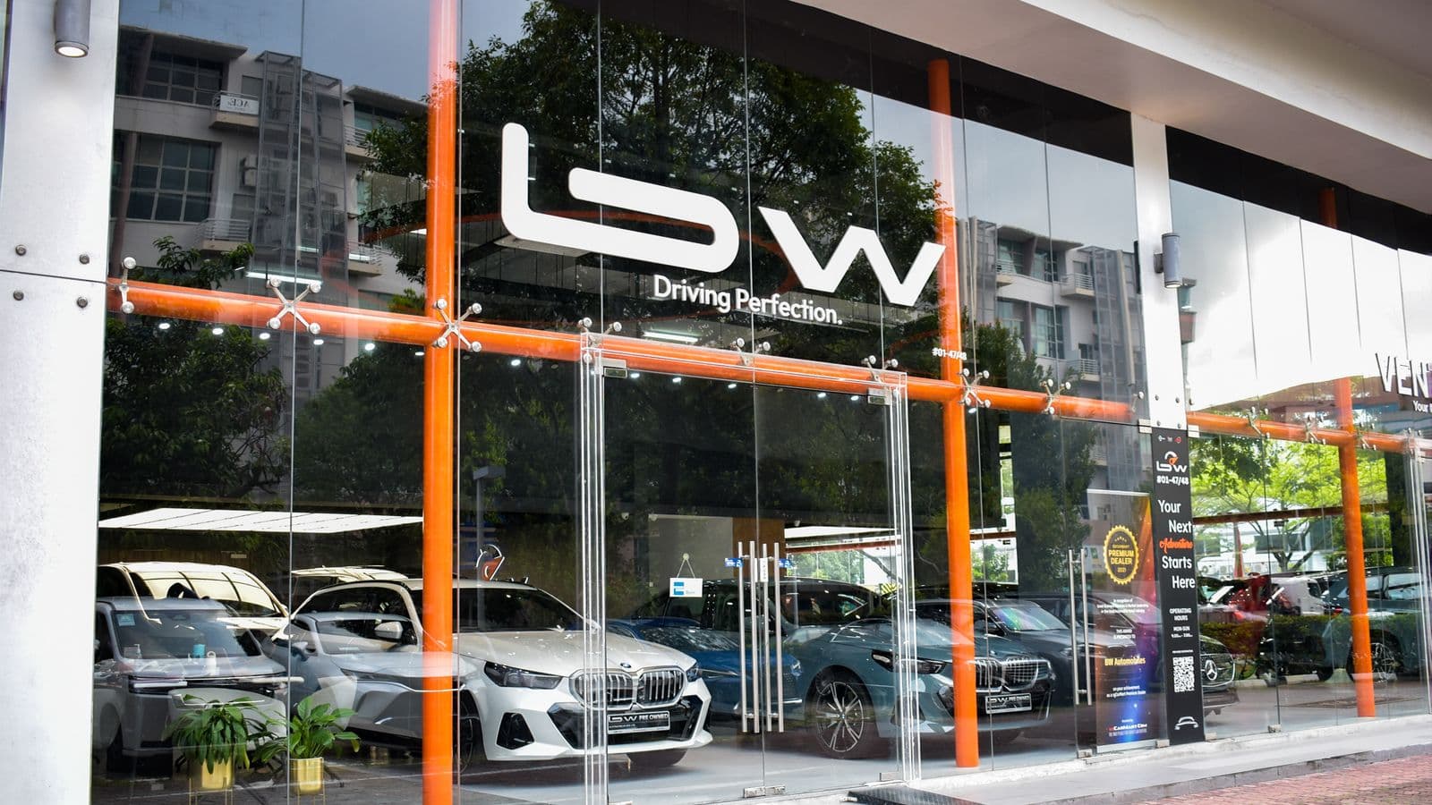 BW Automobile Hero page